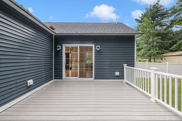 5 Colfall St, Seekonk, MA 02771