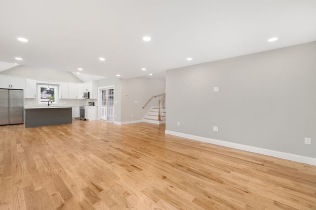 5 Colfall St, Seekonk, MA 02771