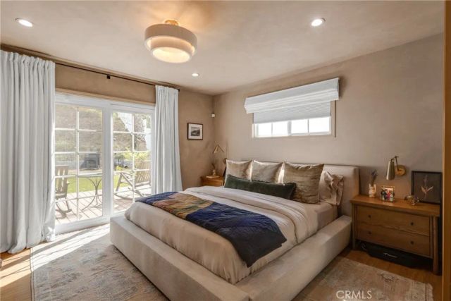 23936 Nomar, Woodland Hills, CA 91367