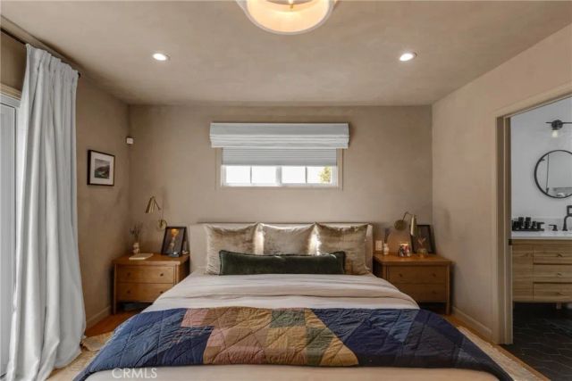 23936 Nomar, Woodland Hills, CA 91367