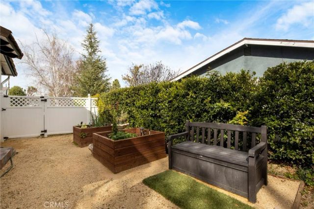 23936 Nomar, Woodland Hills, CA 91367