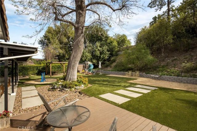 23936 Nomar, Woodland Hills, CA 91367