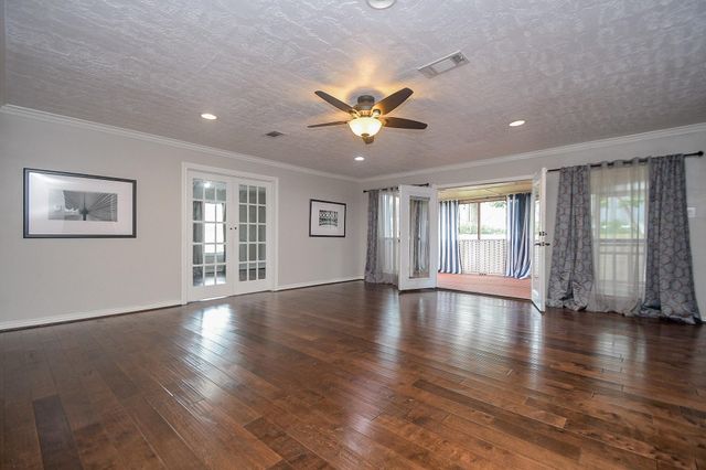 3328 Southmore Boulevard, Houston, TX 77004