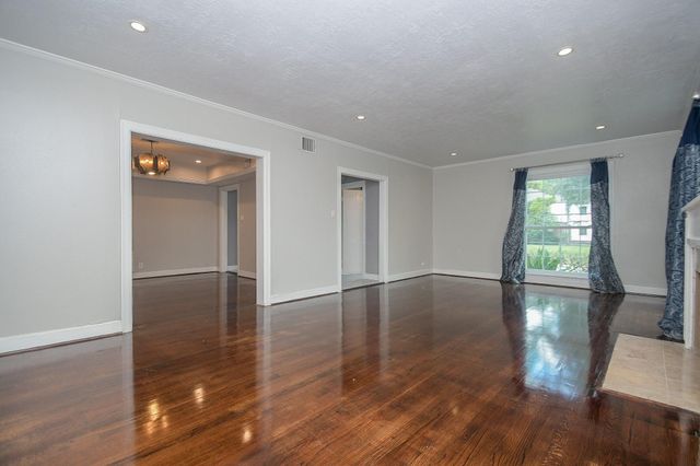 3328 Southmore Boulevard, Houston, TX 77004