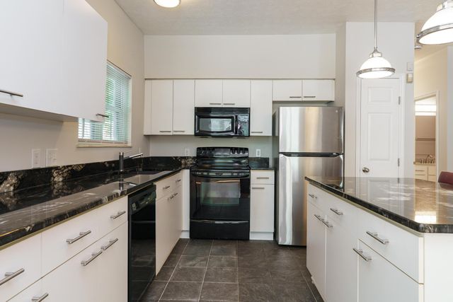 674 Park Street, Columbus, OH 43215