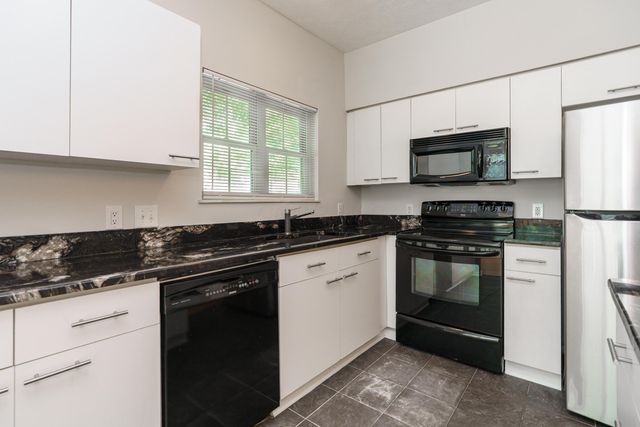 674 Park Street, Columbus, OH 43215