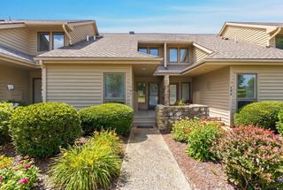 105 Fawn Haven LN, Huddleston, VA 24104