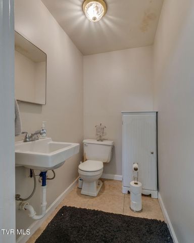 702 West Main Street, Jonesborough, TN 37659