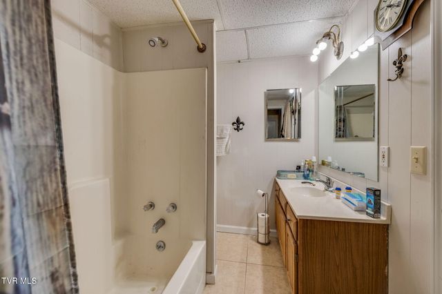 702 West Main Street, Jonesborough, TN 37659