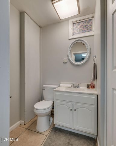 702 West Main Street, Jonesborough, TN 37659