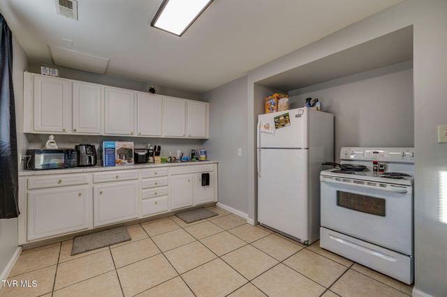 702 West Main Street, Jonesborough, TN 37659