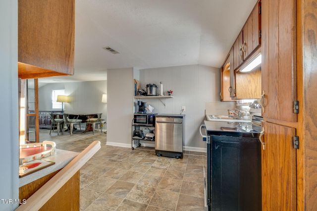 702 West Main Street, Jonesborough, TN 37659