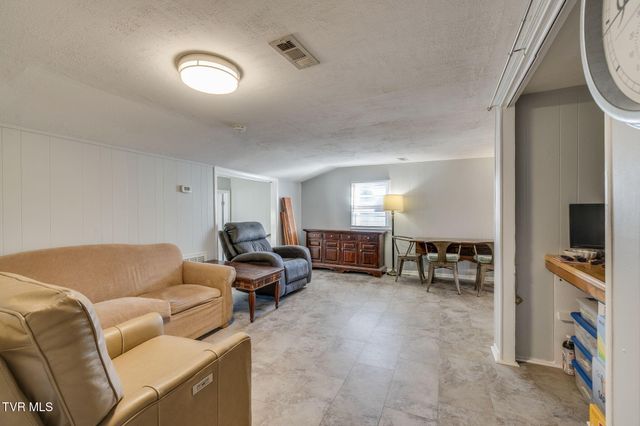 702 West Main Street, Jonesborough, TN 37659