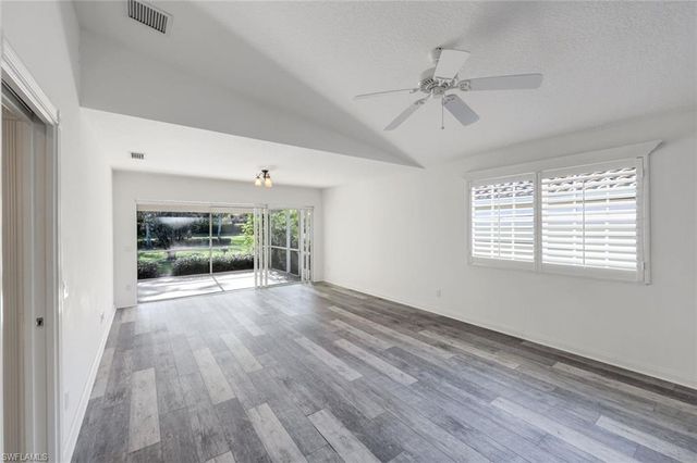 3239 Barbados LN, Naples, FL 34119