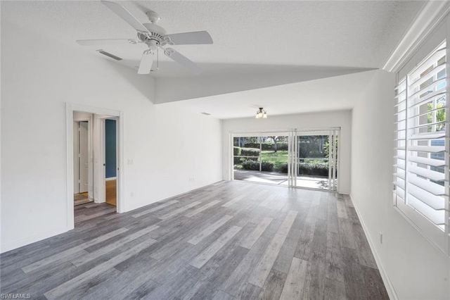 3239 Barbados LN, Naples, FL 34119