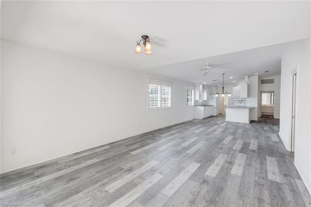 3239 Barbados LN, Naples, FL 34119