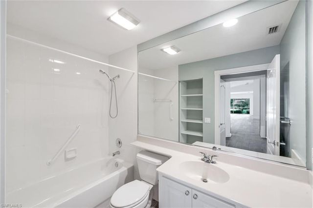 3239 Barbados LN, Naples, FL 34119