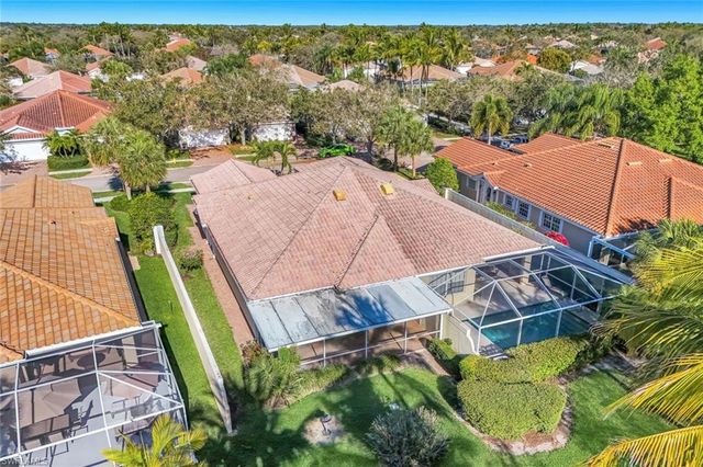 3239 Barbados LN, Naples, FL 34119