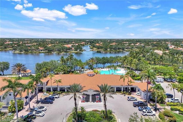 3239 Barbados LN, Naples, FL 34119