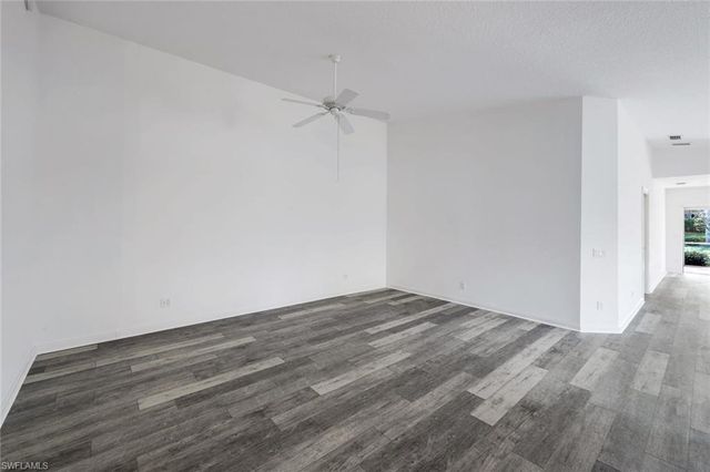 3239 Barbados LN, Naples, FL 34119