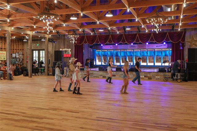 7806 Longhorn Ballroom Drive, Montgomery, TX 77316