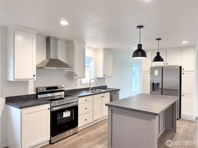 618 C Street, Vader, WA 98593