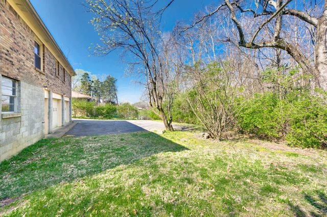 520 Holt Valley Rd, Nashville, TN 37221