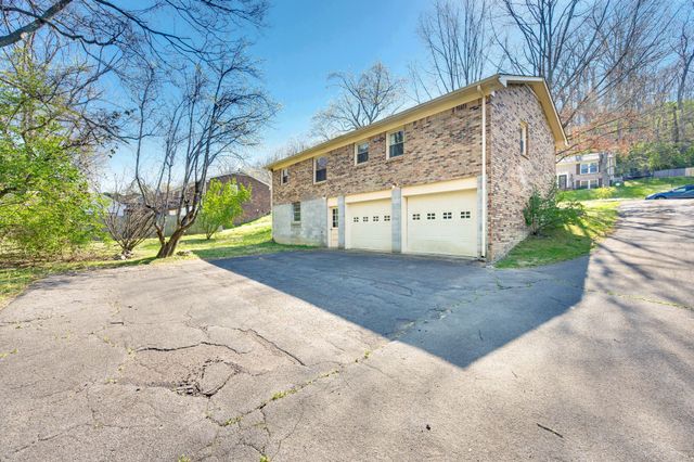 520 Holt Valley Rd, Nashville, TN 37221