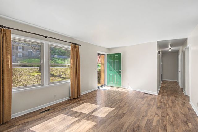 520 Holt Valley Rd, Nashville, TN 37221