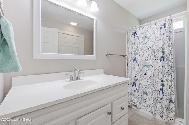 217 Stanley Dr, Shepherdsville, KY 40165