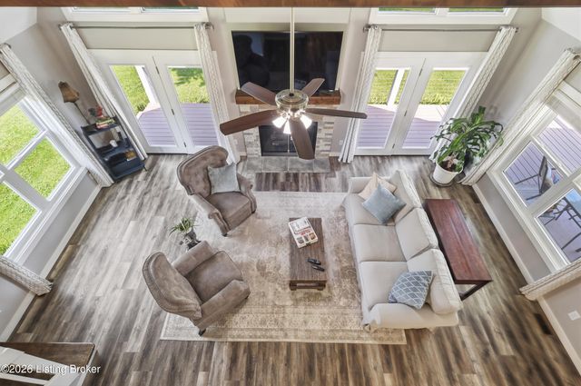 217 Stanley Dr, Shepherdsville, KY 40165