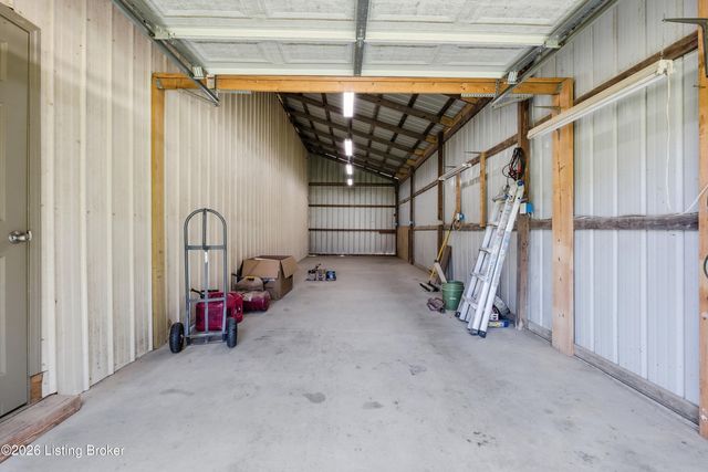 217 Stanley Dr, Shepherdsville, KY 40165