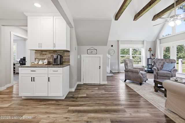 217 Stanley Dr, Shepherdsville, KY 40165