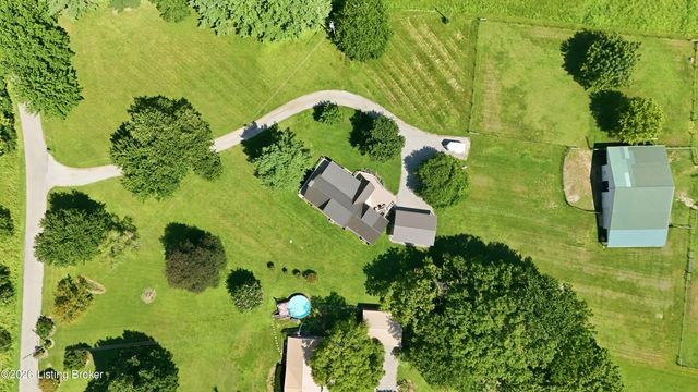 217 Stanley Dr, Shepherdsville, KY 40165