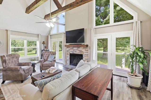 217 Stanley Dr, Shepherdsville, KY 40165