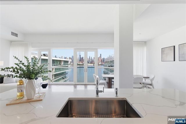 800 Ave At Port Imperial Boulevard 1010, Weehawken, NJ 07086