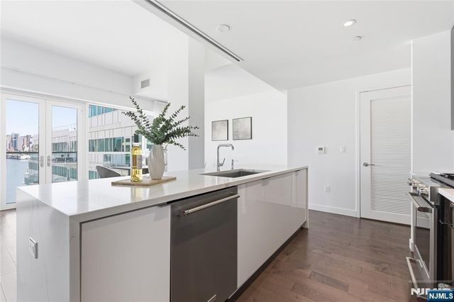 800 Ave At Port Imperial Boulevard 1010, Weehawken, NJ 07086