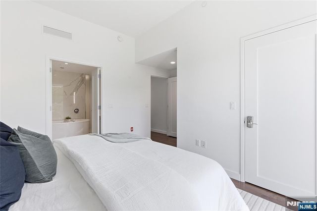 800 Ave At Port Imperial Boulevard 1010, Weehawken, NJ 07086