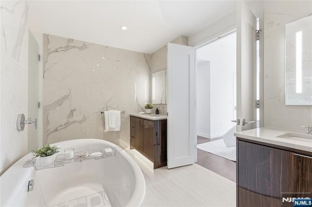 800 Ave At Port Imperial Boulevard 1010, Weehawken, NJ 07086