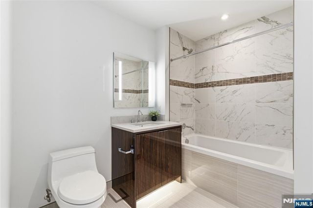 800 Ave At Port Imperial Boulevard 1010, Weehawken, NJ 07086
