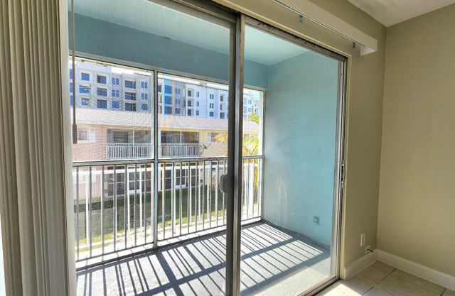 1501 CRESCENT Circle D36, Lake Park, FL 33403