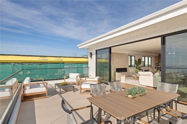 213 Bayview Drive, Manhattan Beach, CA 90266