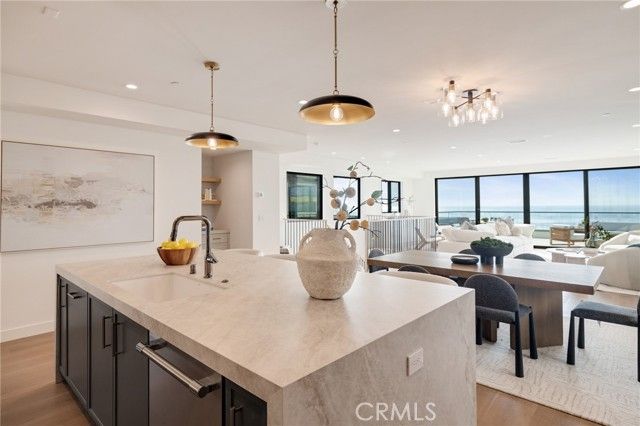 213 Bayview Drive, Manhattan Beach, CA 90266