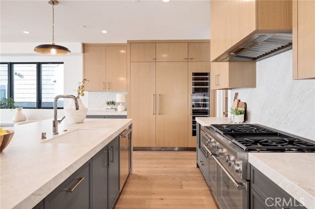 213 Bayview Drive, Manhattan Beach, CA 90266