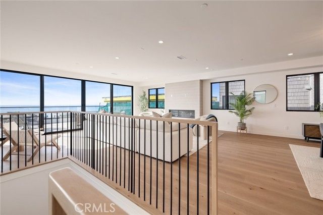 213 Bayview Drive, Manhattan Beach, CA 90266