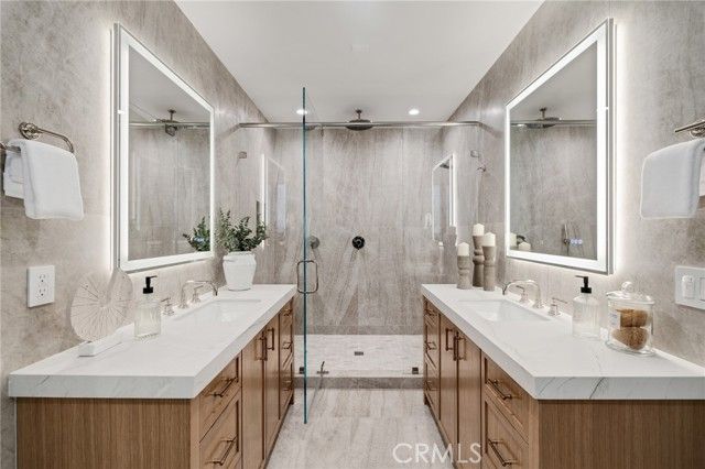 213 Bayview Drive, Manhattan Beach, CA 90266