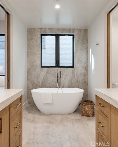 213 Bayview Drive, Manhattan Beach, CA 90266