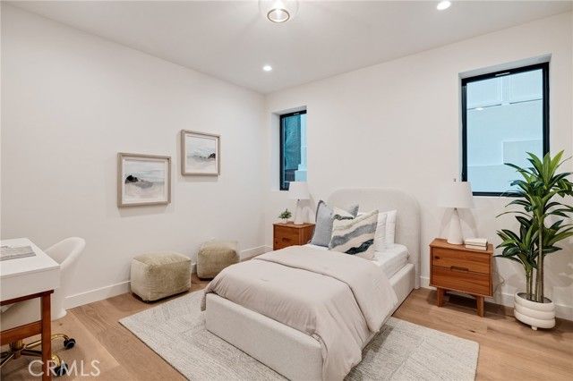 213 Bayview Drive, Manhattan Beach, CA 90266