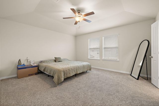 129 Greenway LN, Georgetown, TX 78628