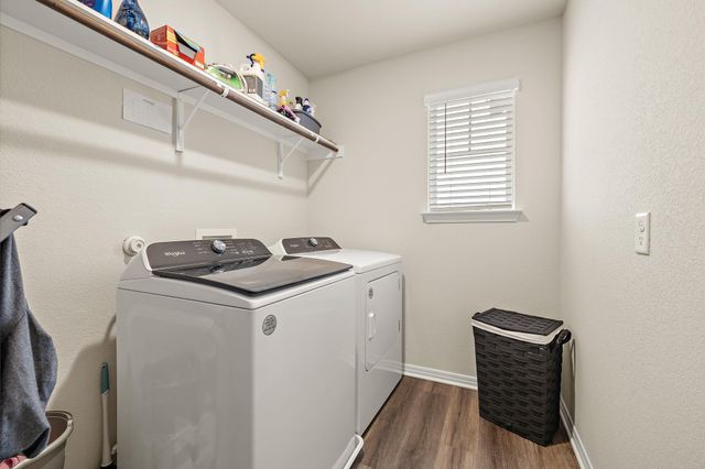 129 Greenway LN, Georgetown, TX 78628